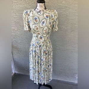 VTG 90s Does the 40s Style Cute Floral Day Dress